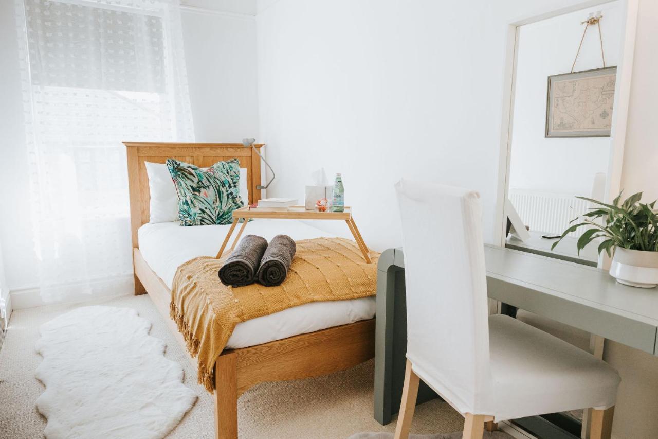 Female Guests Cosy Room Preston City Centre Екстериор снимка